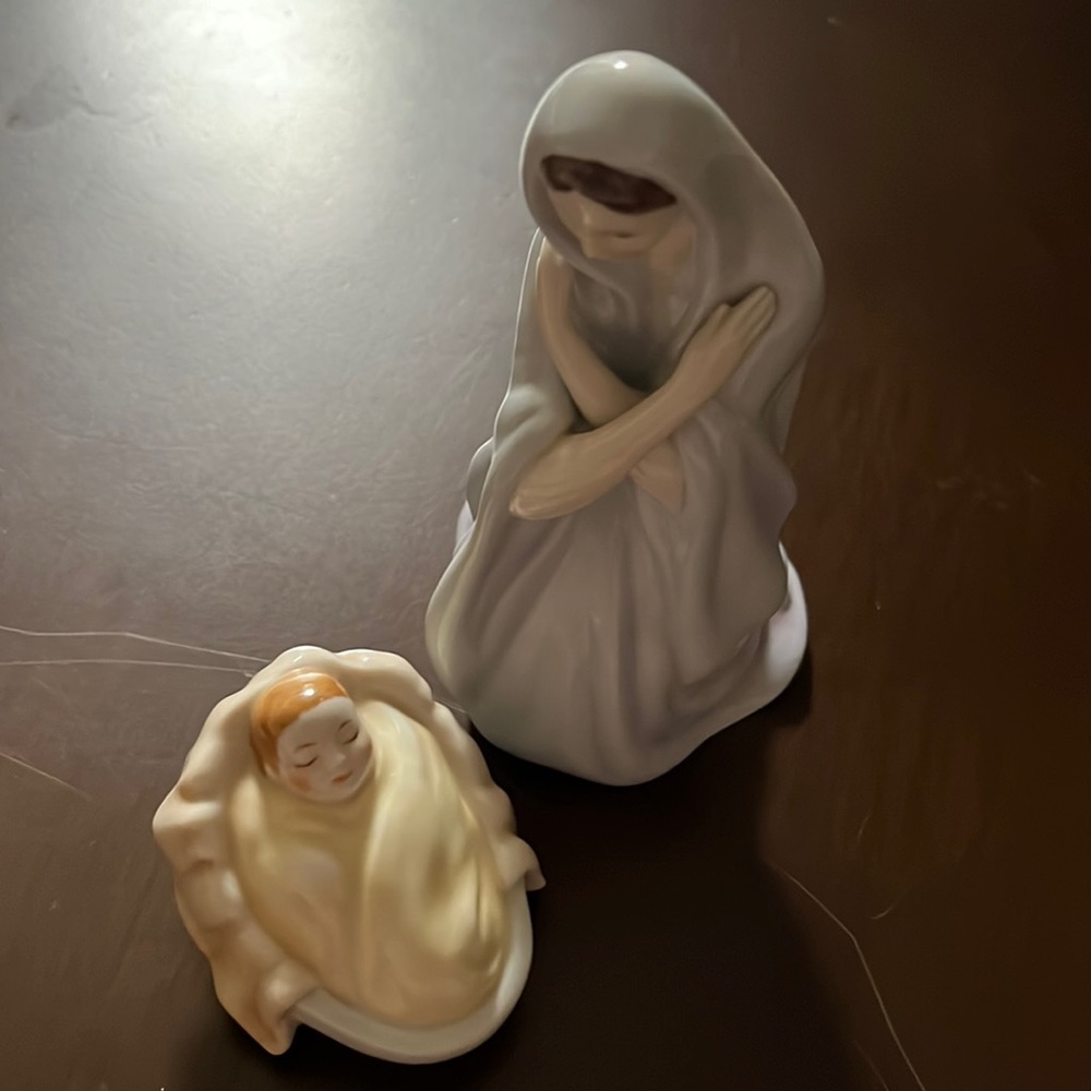 Lenox Mary and baby Jesus Nativity